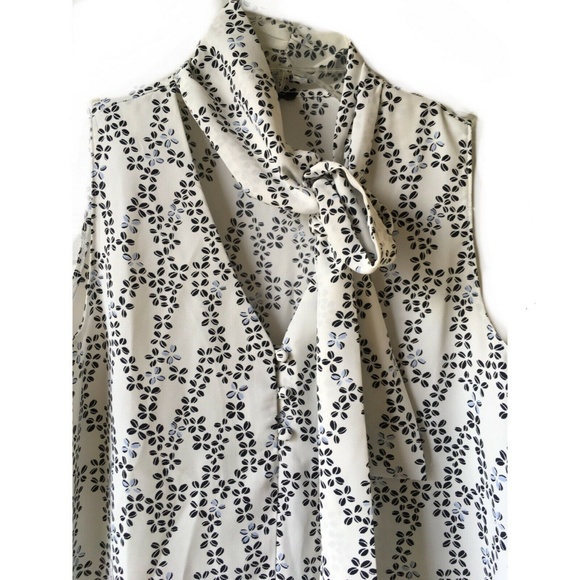 Ann Taylor Trellis Flower Tie Neck Button Shell - Picture 7 of 7